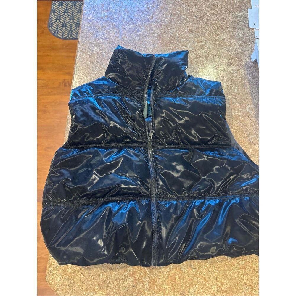 Wild Fable Women’s Cropped Glossy Black Puffer Vest Full Zip Quilted Size M
